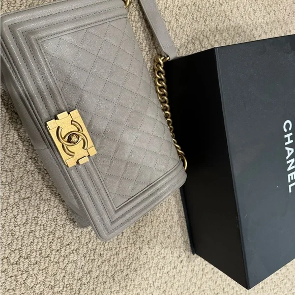 Chanel le boy - Picture 8 of 13